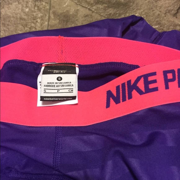 Nike Pro Leggings - Picture 2 of 2